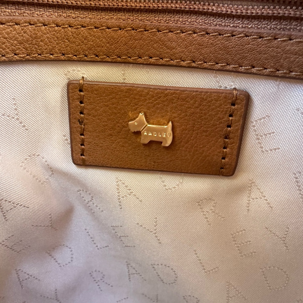 Radley London Pockets Icon Medium Leather Ziptop Crossbody - Picture 2 of 14